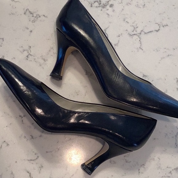 Liz Claiborne Shoes - Picture 4 of 4